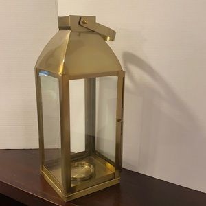 Gold lantern